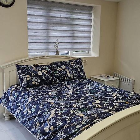 Cozy Studio Near To Tube Station Redbridge Esterno foto